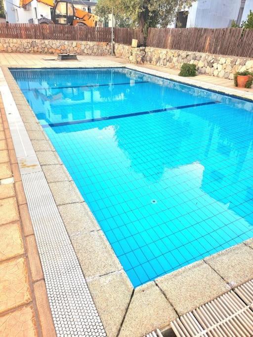 Gems'S Apartment - Luxury 3 Bedroom Penthouse With Pool Karavas  Exterior photo